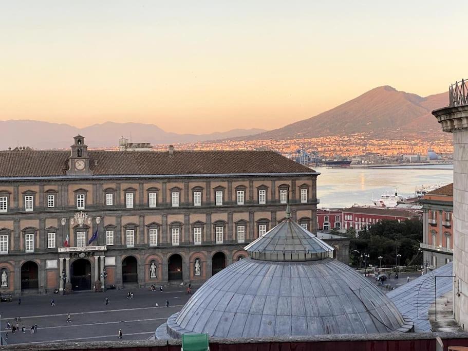 Regine & Re - B&B Napoli