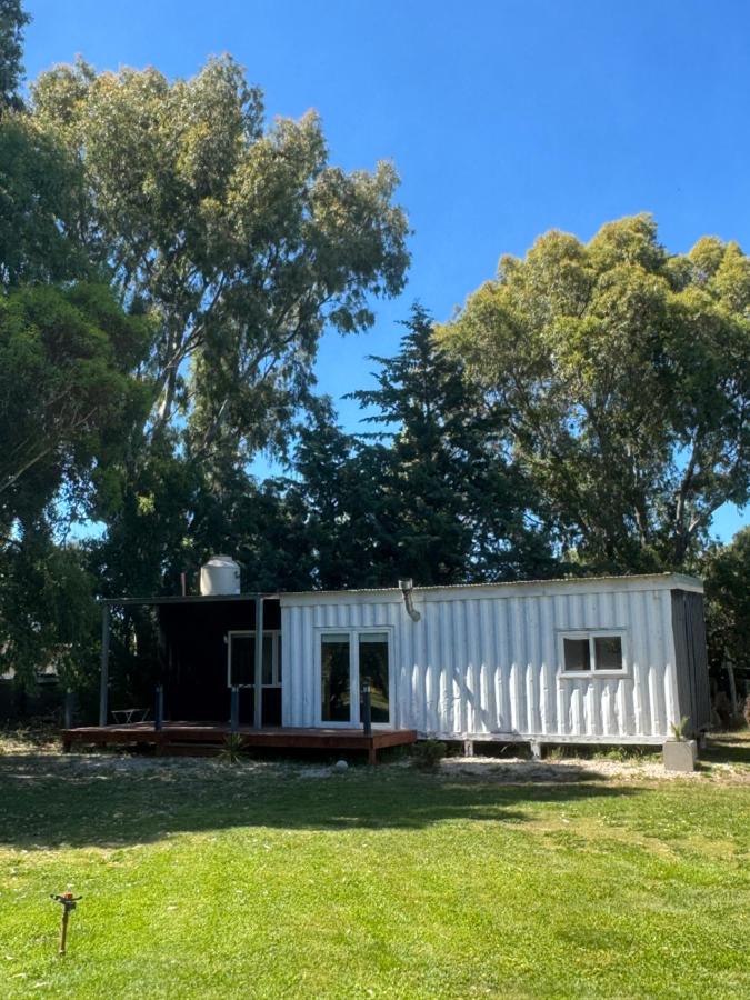 Casita Container al rio y a 30 min del Mar! - B&B