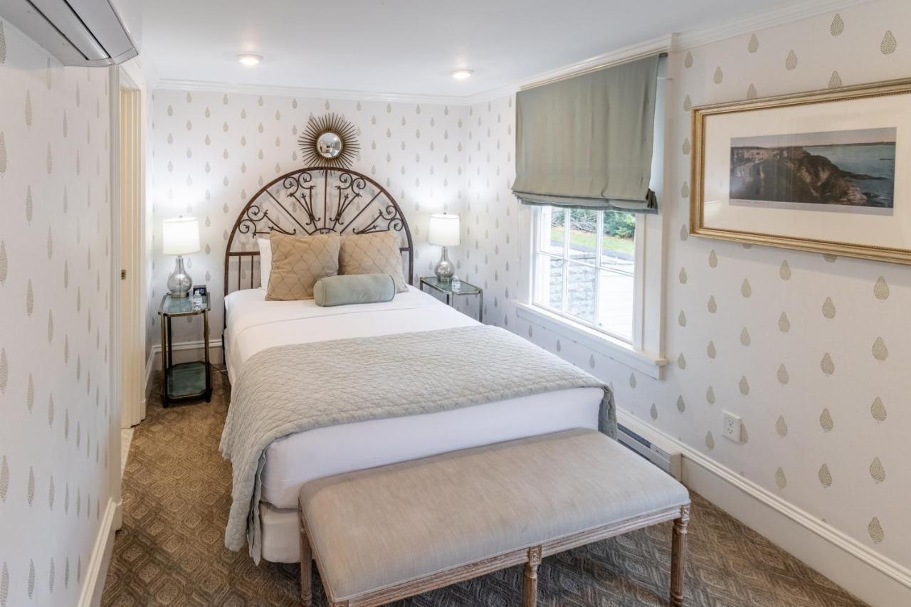 Room 4 - Queen Room
