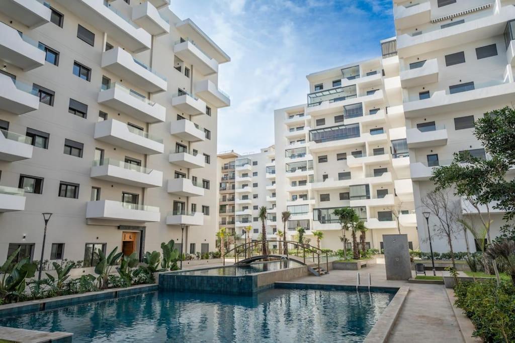Chic 2 chambres balcon vue panoramique et piscine - Chambres d’hôtes Aïn Harrouda