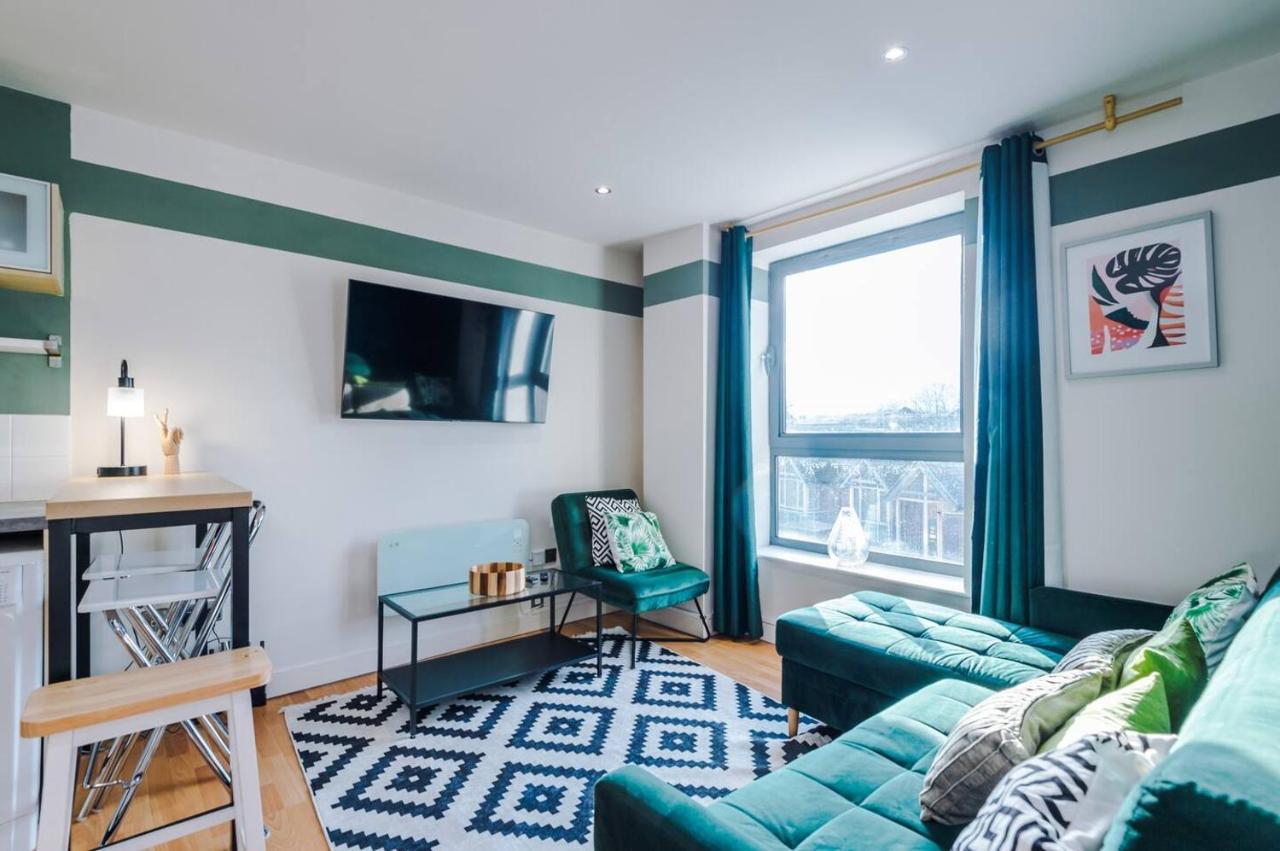 Stylish And Comfy Studio In Sheffield City Centre - Bed and Breakfast