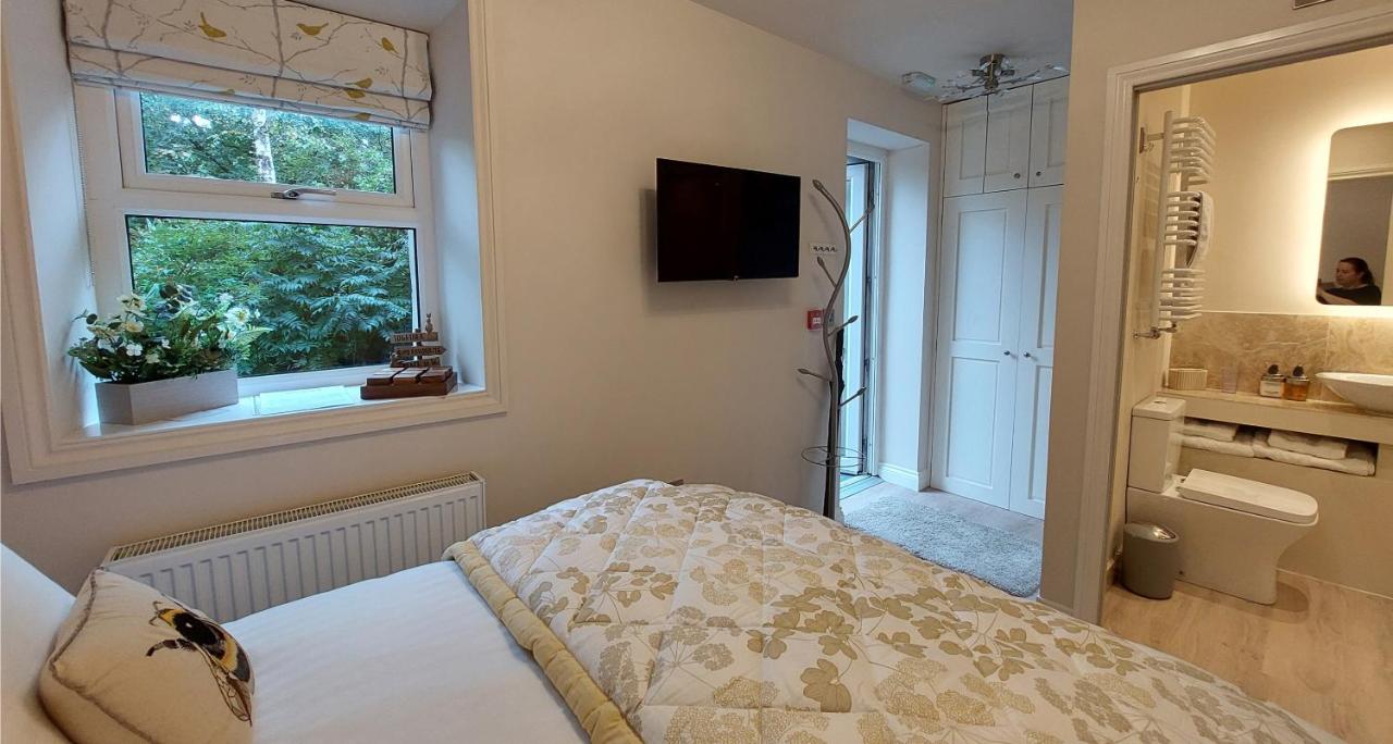 Deluxe Double Room with Shower