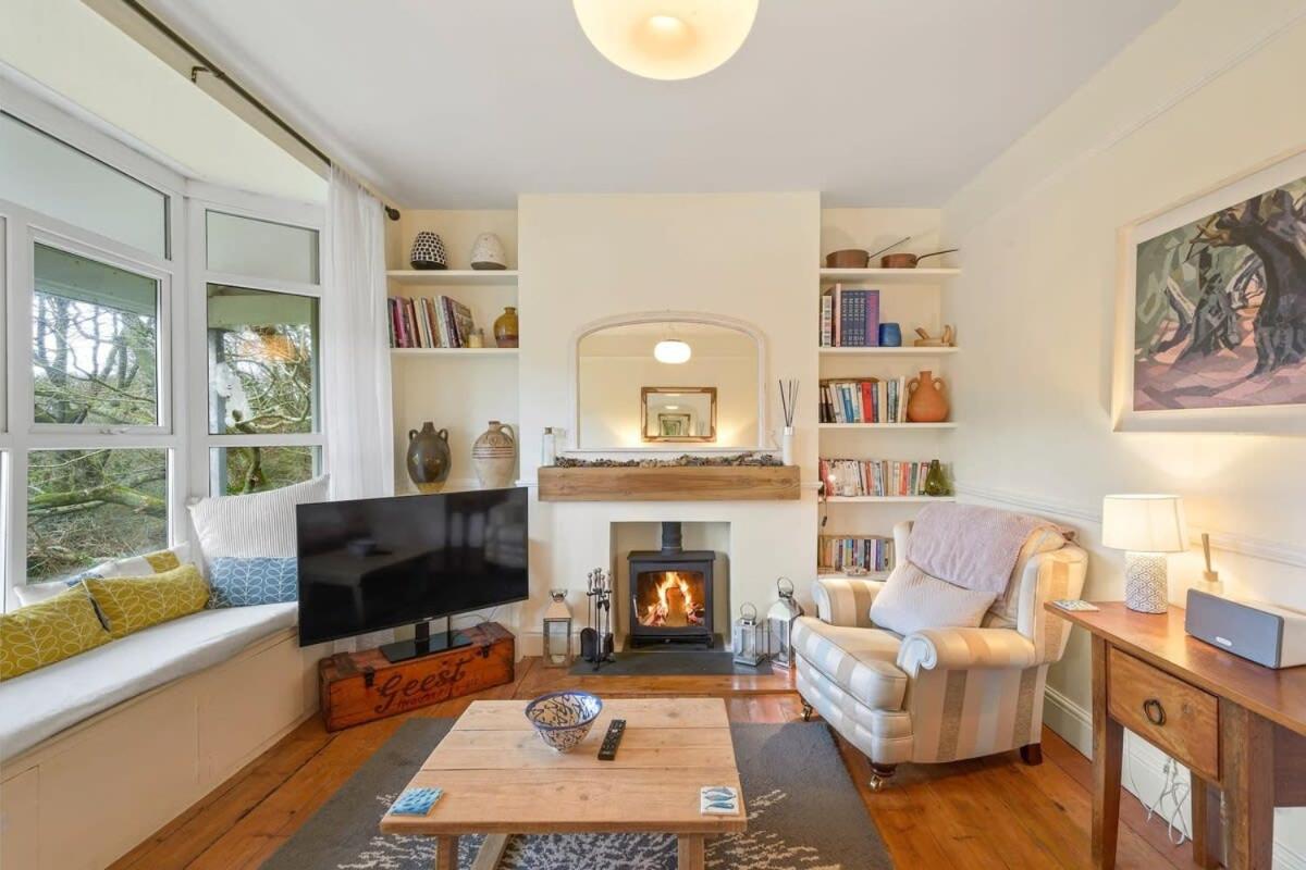 Cosy Home on the Waterfront Private Parking - B&B