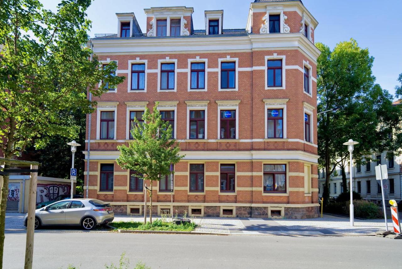 EDLER WOHNRAUM Noble Stadtoase mit Boxspringbett, Kaffeevollautomat & Parkplatz - Chambres d’hôtes
