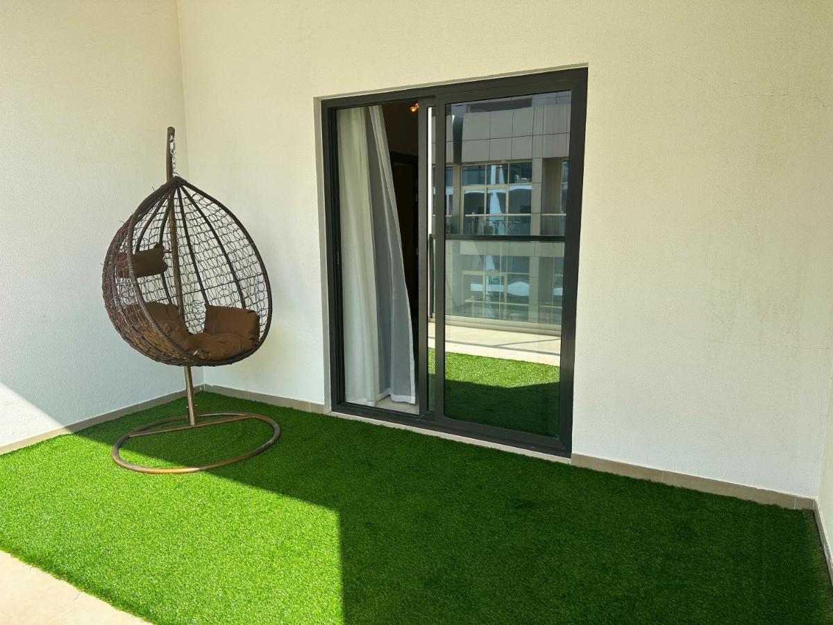Sleek 1BR in DSO, Dubai - B&B