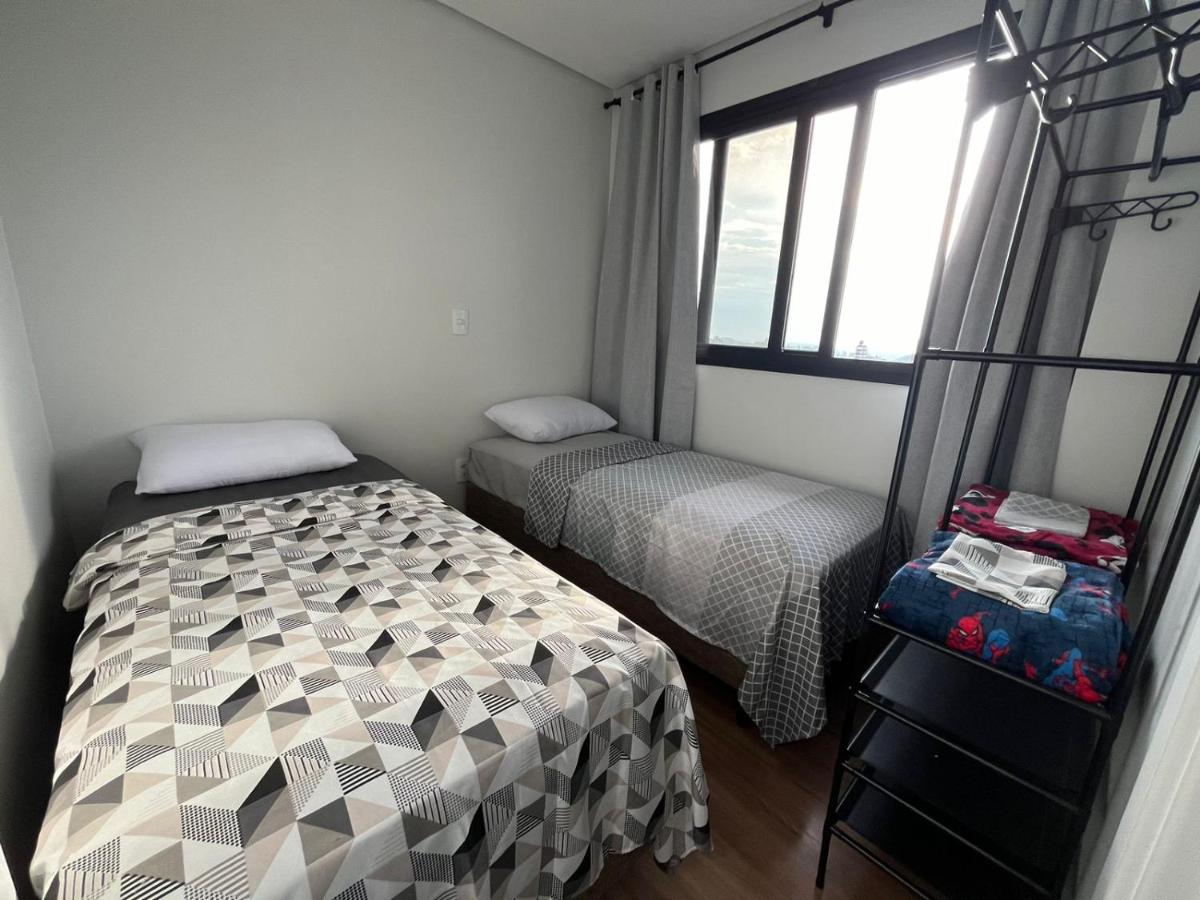 Appartamento con 2 Camere da Letto e Balcone
