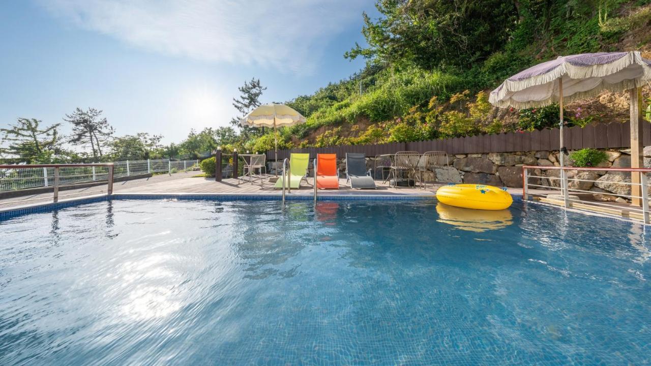 Yeosu Eoneumeosjinnal Pension - B&B