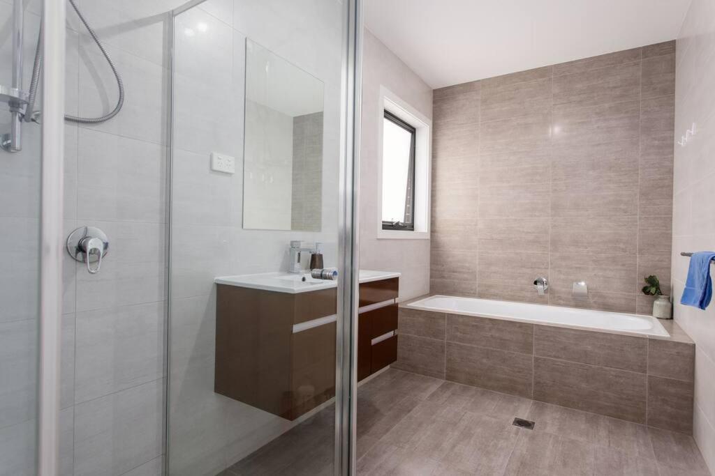 Bright and Chic House at Throsby with 4 Bedrooms - B&B Hearson