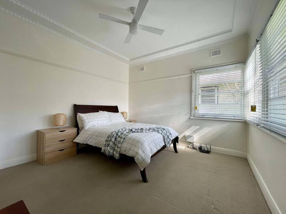 Serene Countryside Escape Spacious 3BR Retreat Near Wineries - Chambres d’hôtes East Maitland