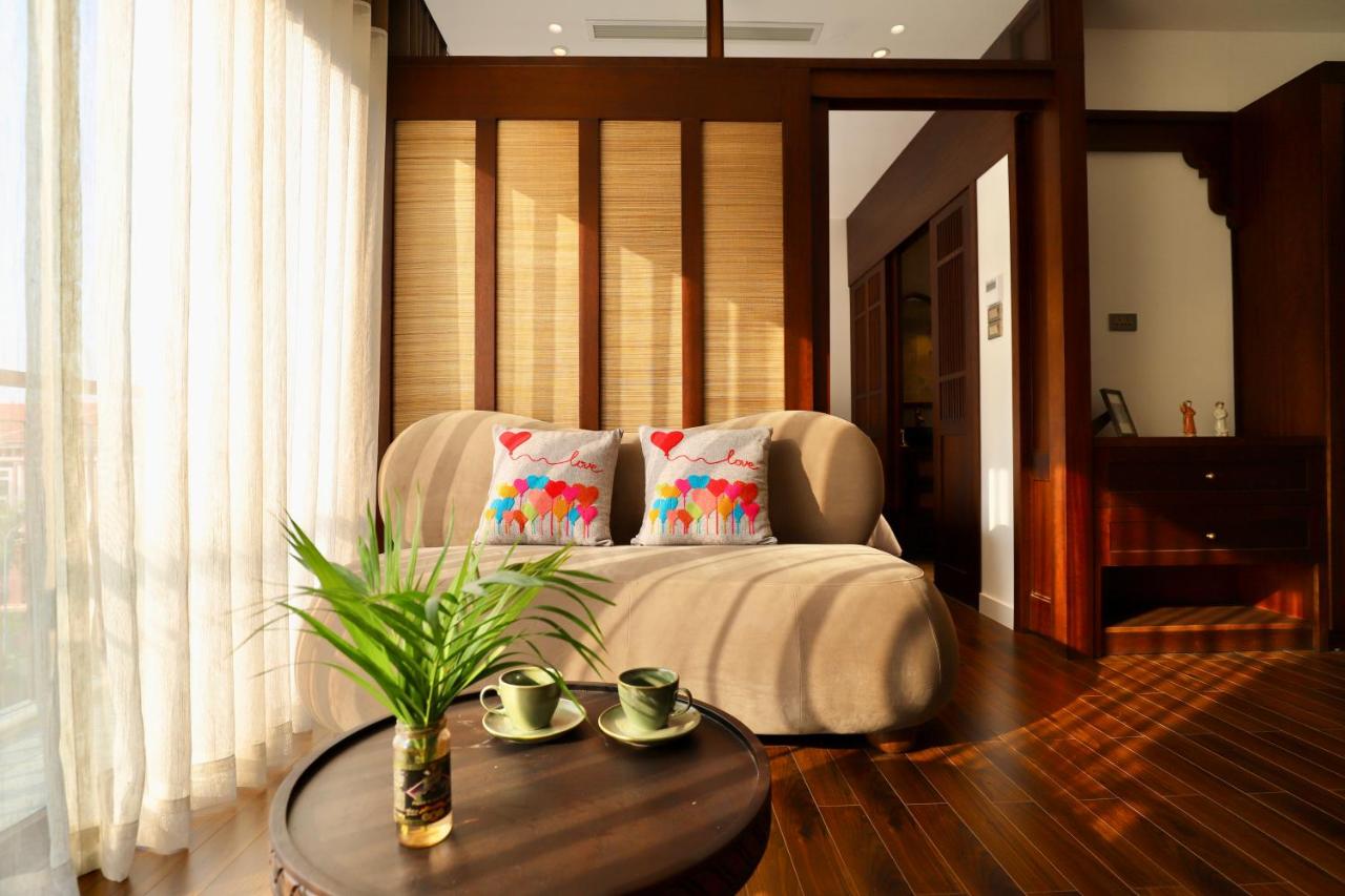 Studio Apartment with King Bed