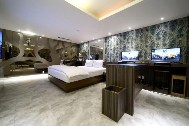 Double Room 3