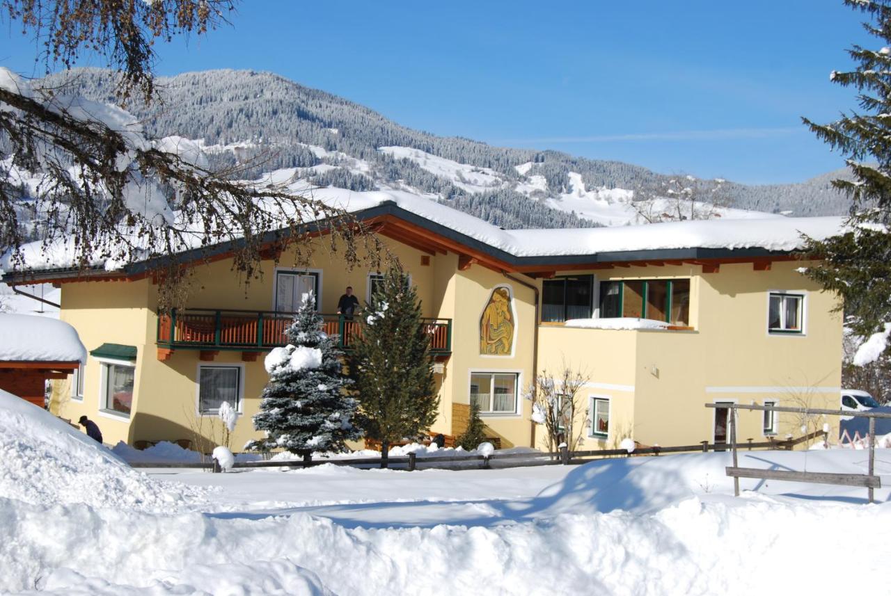 Ferienhaus Emberger - B&B Wagrain