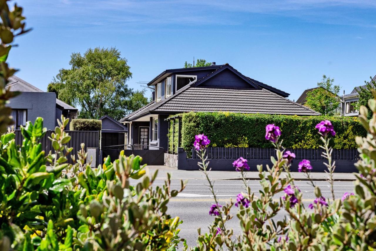 Park View - Spacious Inner City - 4 bedrooms - B&B