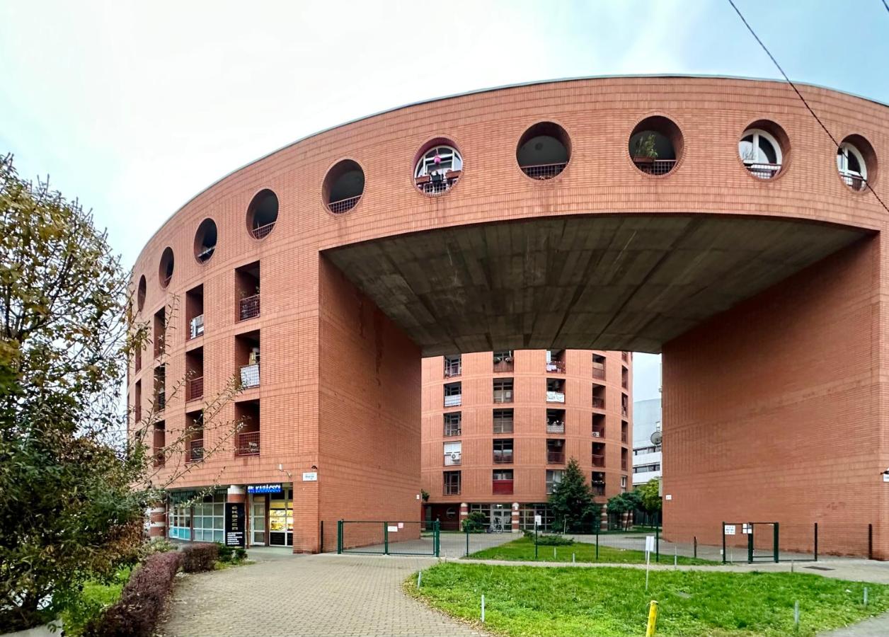 FREE PARKING - Stargate Budapest - B&B Budapest