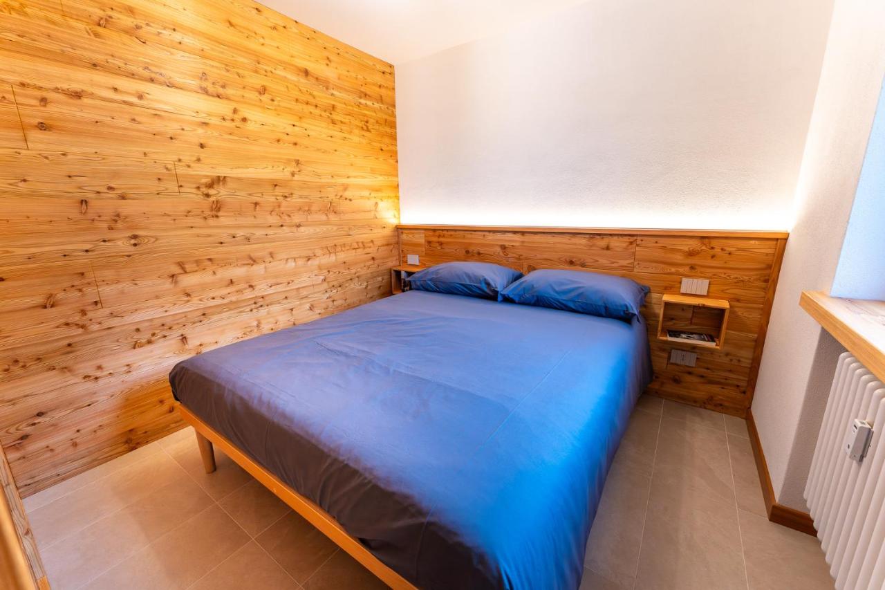 One-Bedroom Apartment with Balcony