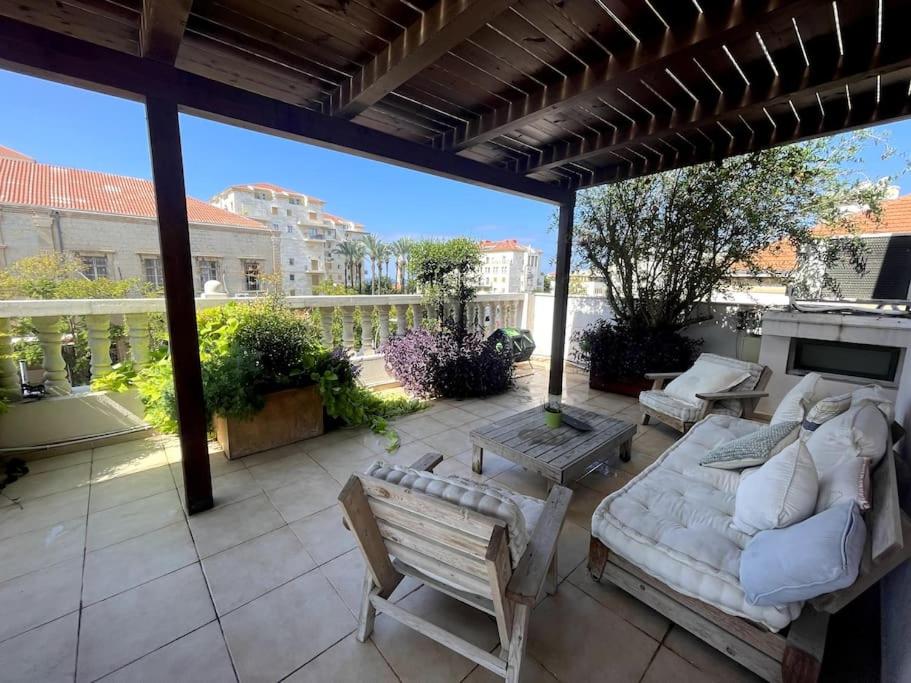 Jaffa Rooftop Studio with Sea Views - B&B