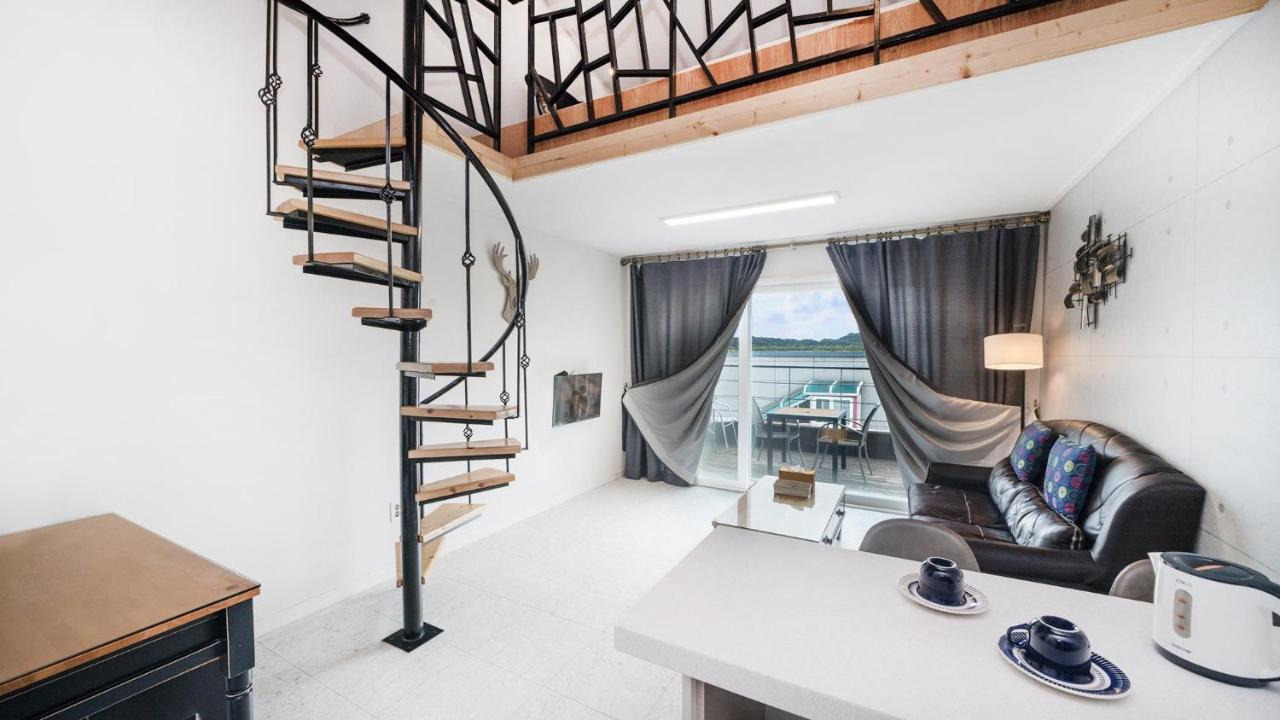 Studio 2