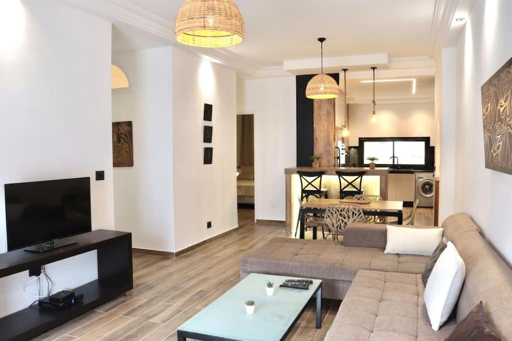 Luxueux appartement sur la mer à La Marsa-Corniche - Ferienwohnung Douar el Hafey
