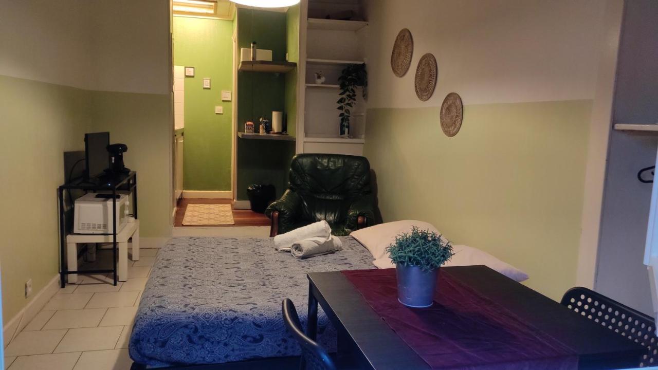 30 Boulevard Studio Apartment - 01 - B&B