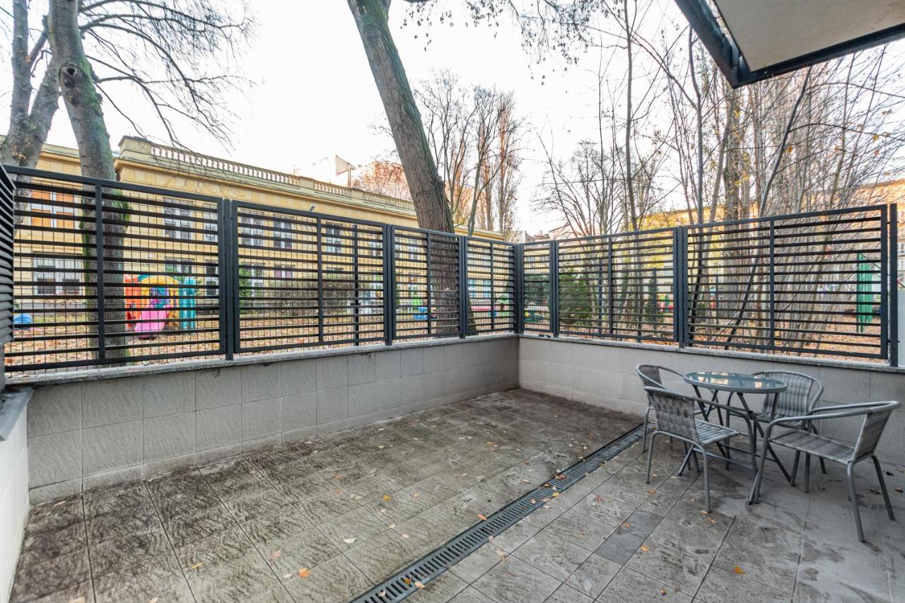 Studio with Terrace