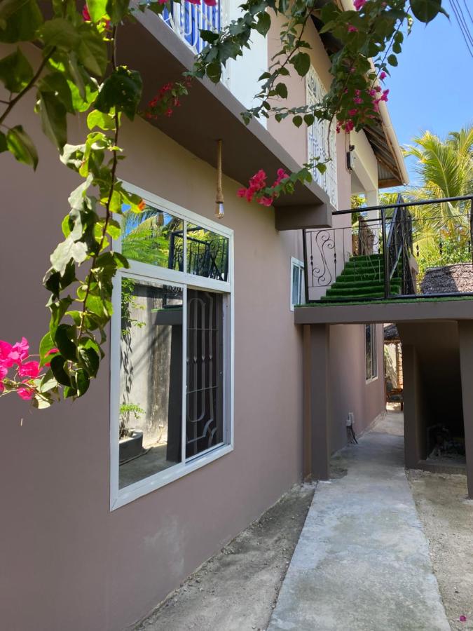 Sumaku Beach House - B&B