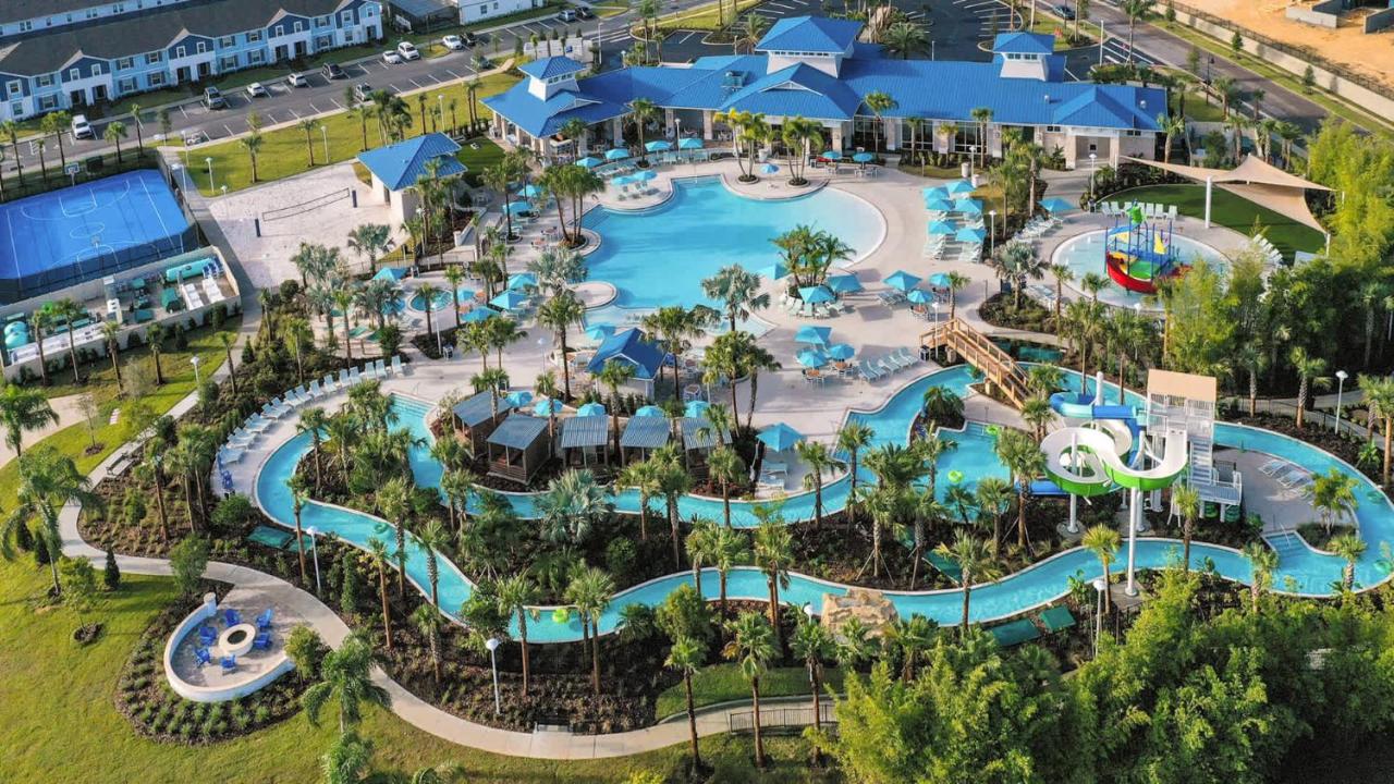 Upstay 20 Guest Capacity Mansion Near Disney - B&B