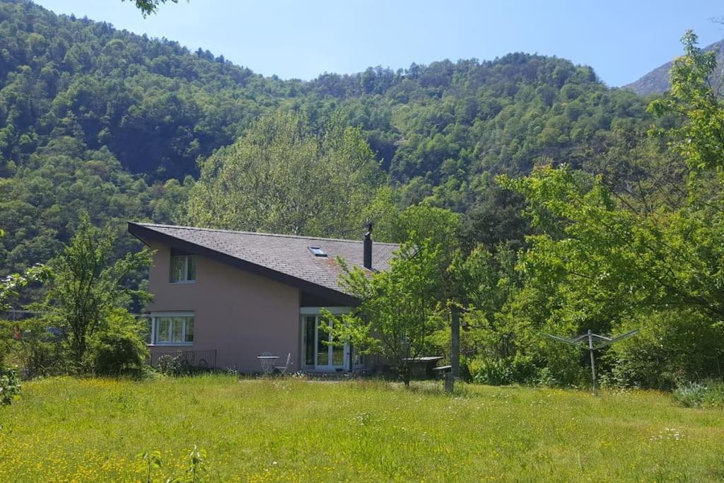casa ad Avegno con 1500mq di giardino - Chambres d’hôtes Avegno