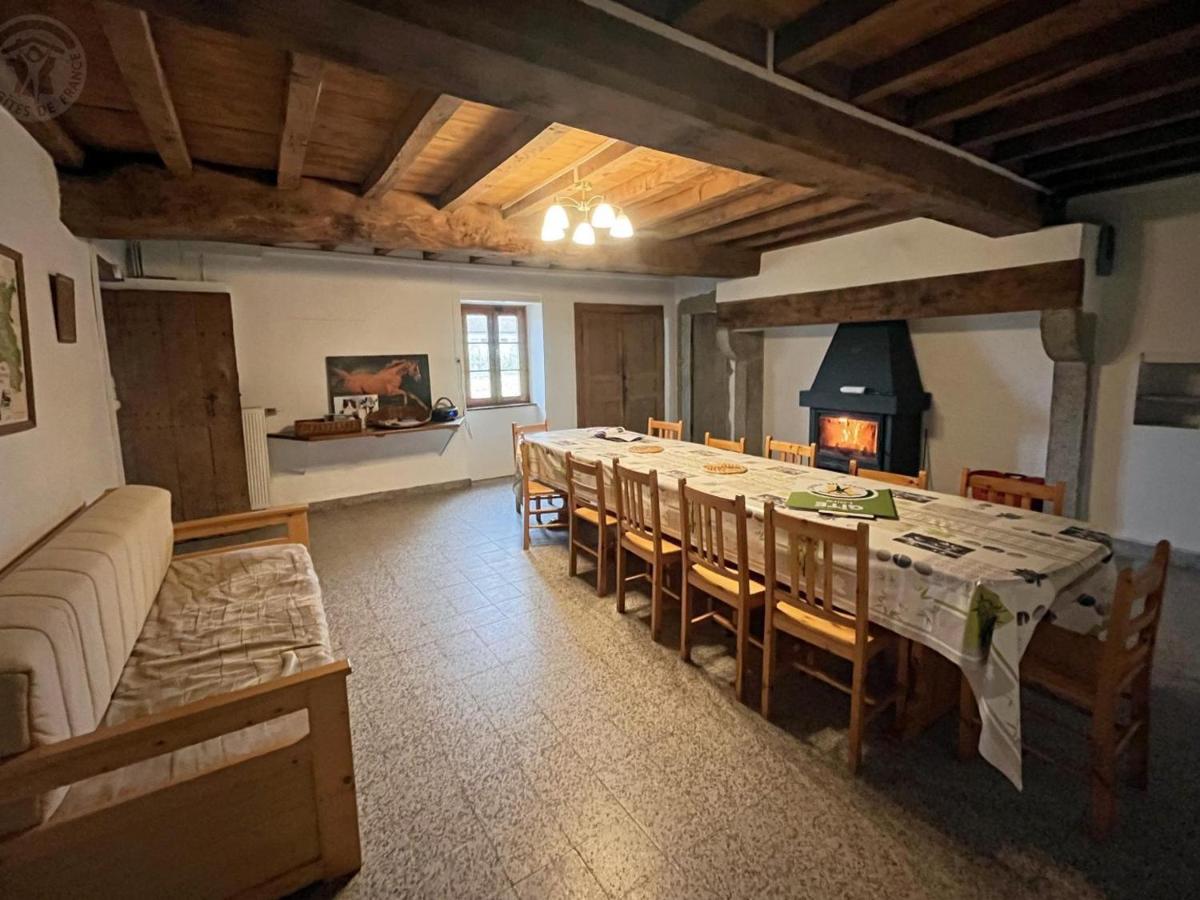 Gîte isolé et paisible aux Monts de la Madeleine avec animaux admis - FR-1-496-100 - Chambres d'hôtes Le Crozet