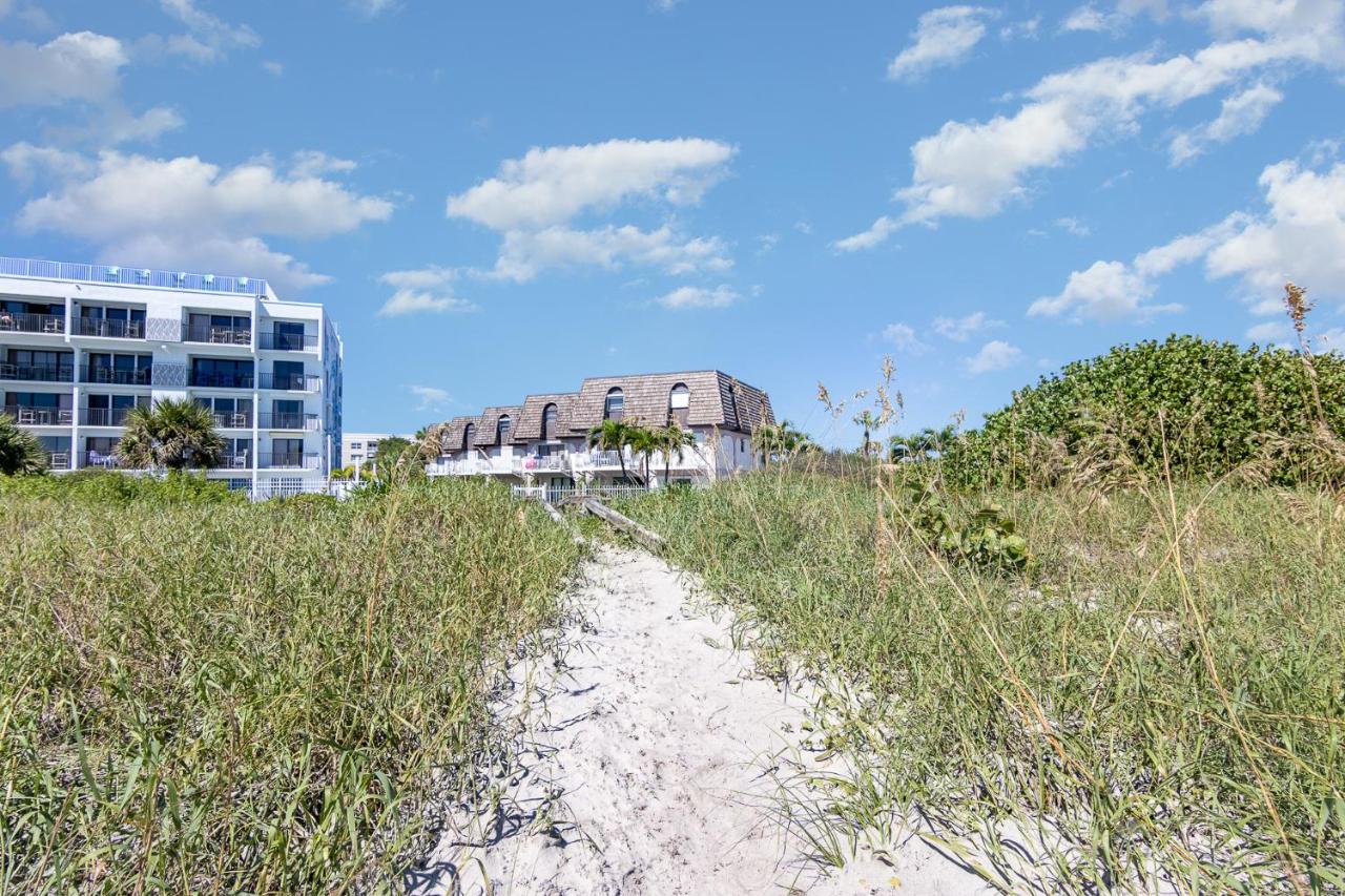 Ocean Front by Cocoa Beach Pier - B&B Cocoa Beach