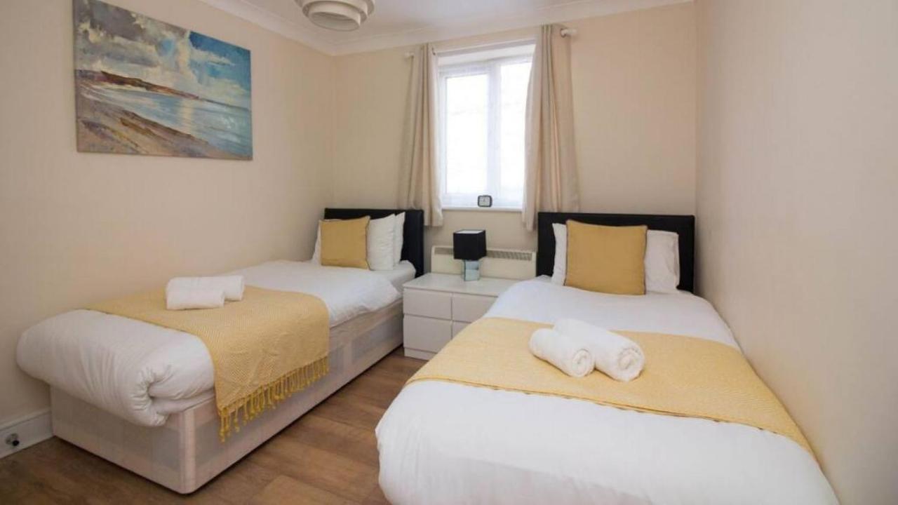StayZo Penthouse Accommodation 1- Premier Lodge - Ferienwohnung
