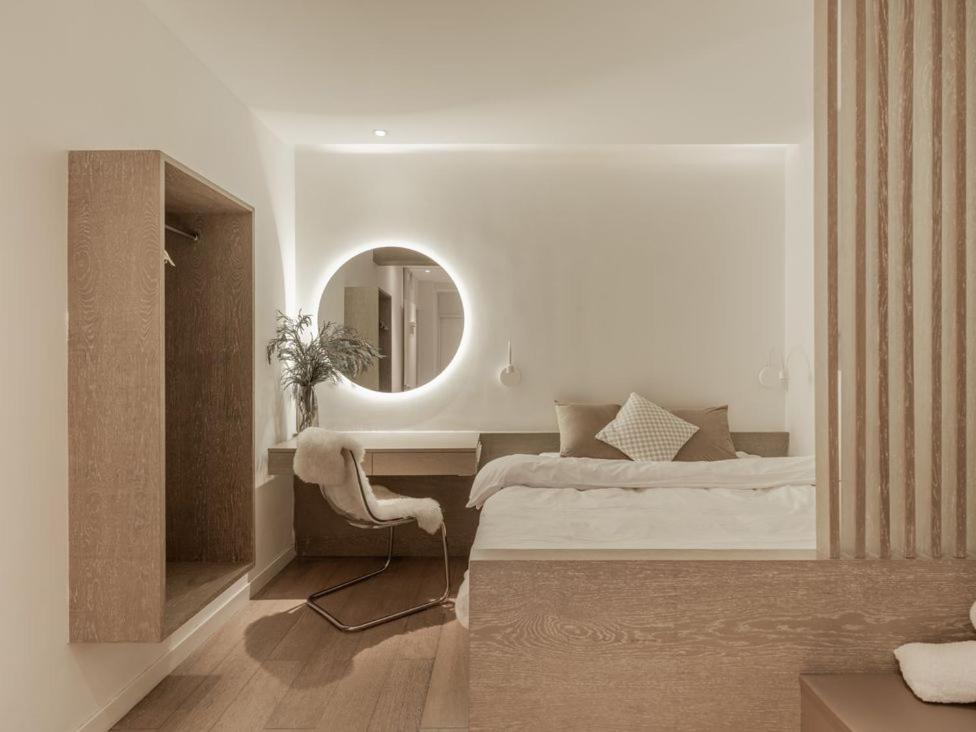 Shanghai Hills & Gefii Fifty Shades of Grey close to Jing'an Temple - B&B