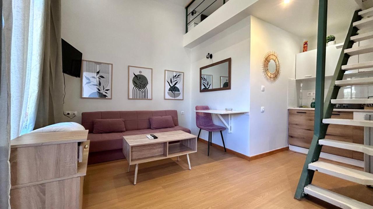 Κομψό Πέτρινο Διαμέρισμα για Ζευγάρια - Apt IV - B&B