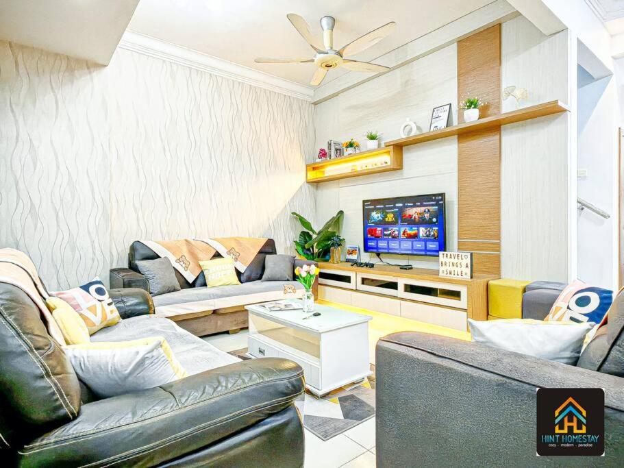Pool,TVBox,Landed,5 min Aeon,Bukit Indah,Legoland - B&B