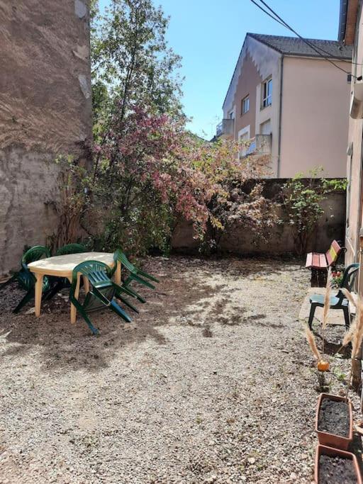 Superbe appartement sur cour arborée - B&B