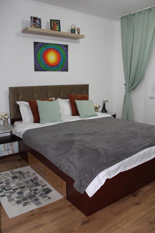 Apartament Husi - B&B Huşi