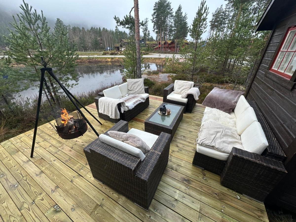 Cozy cabin with great view and immediate proximity to the ski resort and swimming area - Chambres d'hôtes Vrådal