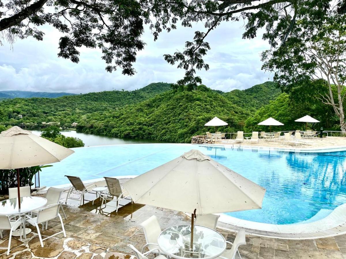 Hermosa Villa en Mesa de Yeguas - Chambres d’hôtes Anapoima