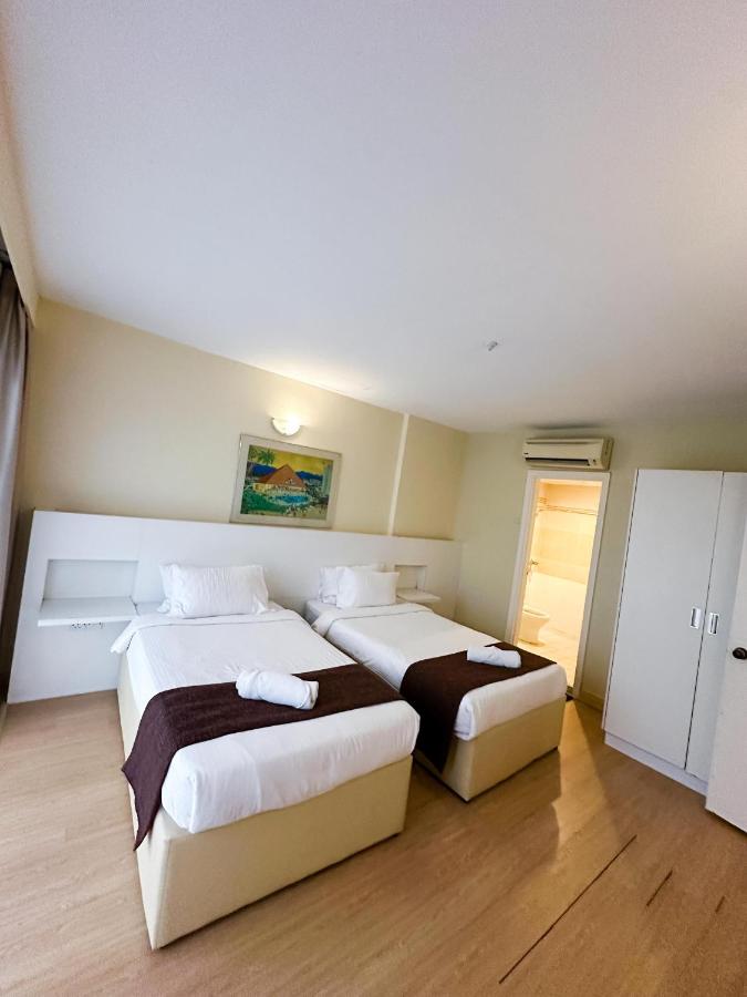Appartamento con 3 Camere da Letto e Vista Mare