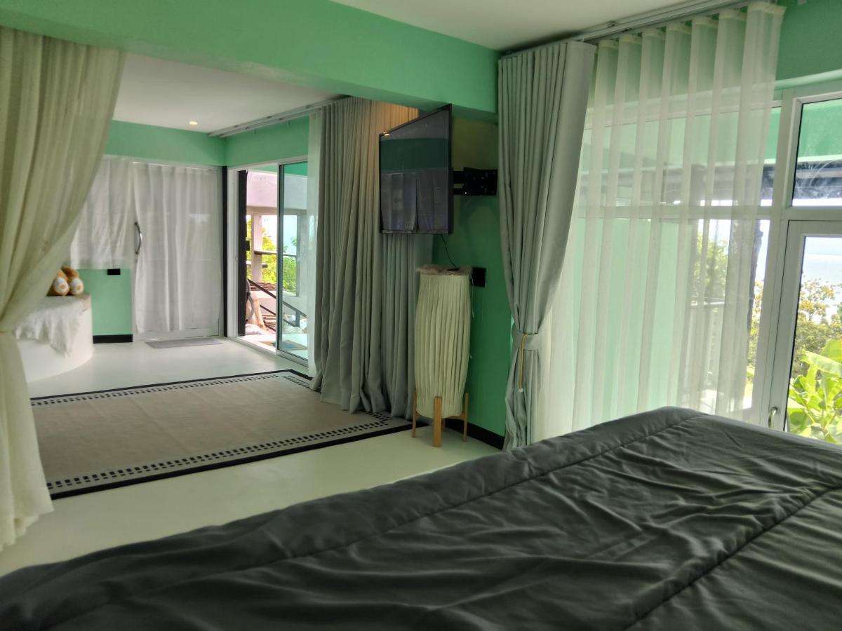Two-Bedroom Apartment with Balcony and Sea View
