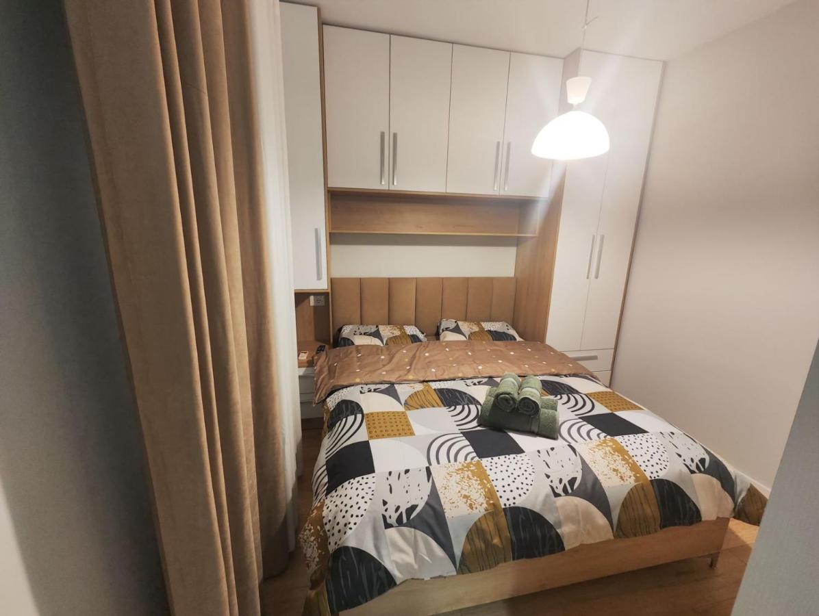 Ring Center Downtown Apartment - B&B Tirana