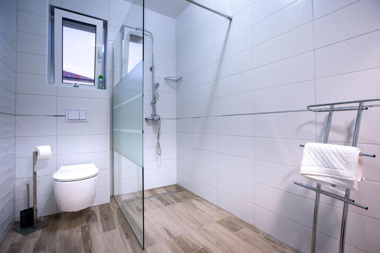 Apartamento de 2 dormitorios con balcón y vistas al mar