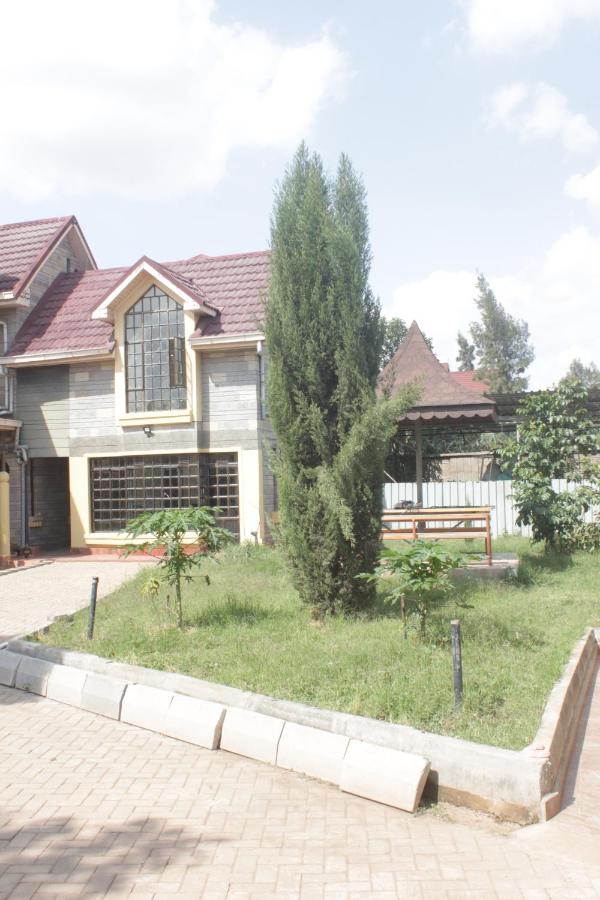 Eshborns House - Near Jomo Kenyatta International Airport and SGR with shuttle services at an extra fee - Chambres d'hôtes Nairobi
