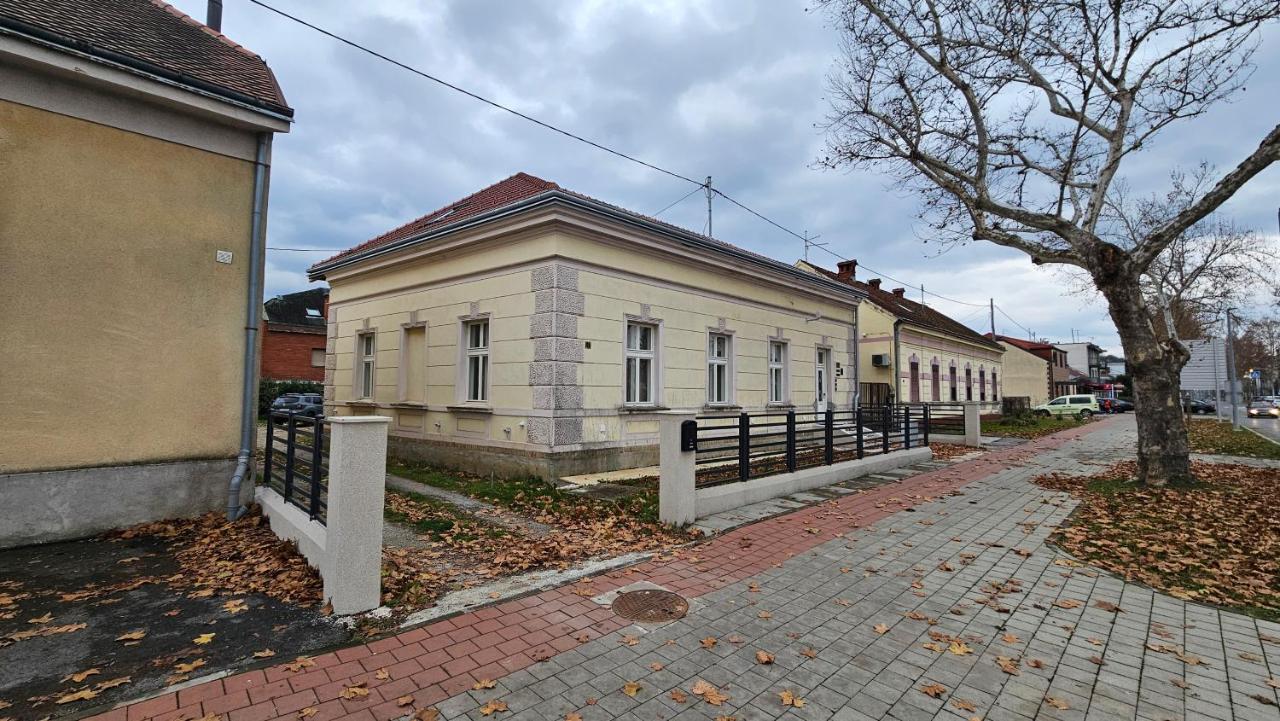 Villa Marmont Karlovac Luksuzni Smještaj na Top Lokaciji s Parkingom i Self Check inom - Chambres d'hôtes Karlovac