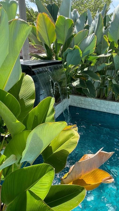 ANJUNG KASEH Villa Bukit Katil 4bedroom with Swimming Pool - B&B Malacca