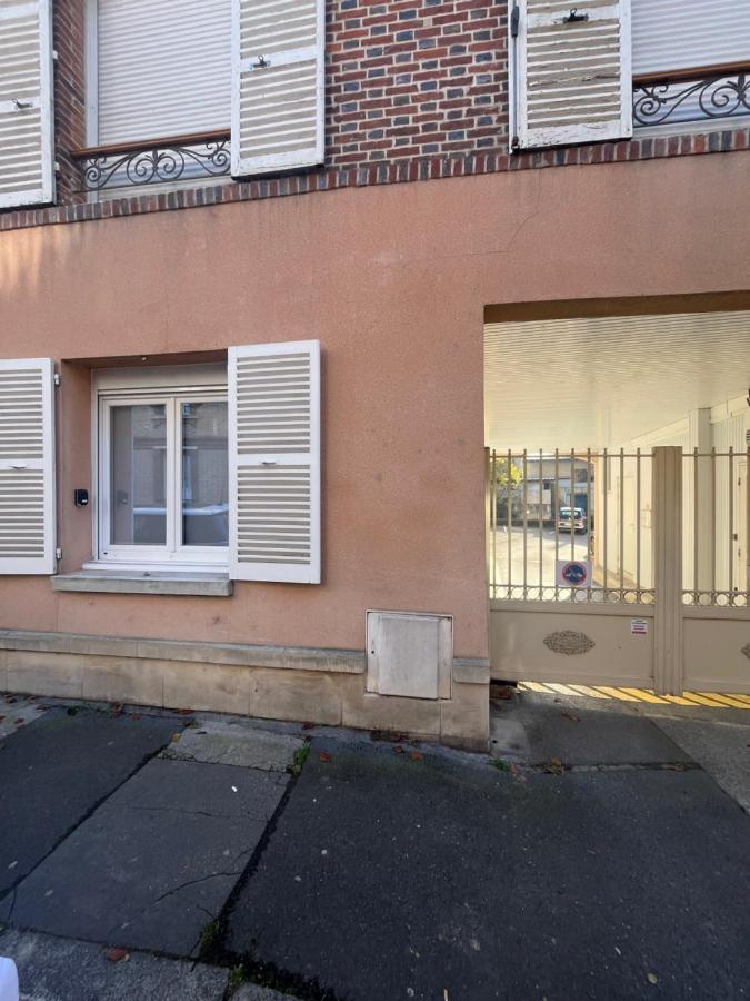 Le 24 appart rez-de-chaussée hyper-centre avec place de parking - B&B Épernay