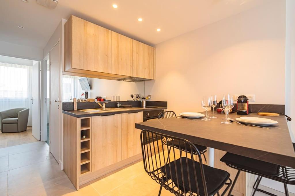 Le luxe au pied de la Cathédrale cours langlet - Ferienwohnung Reims