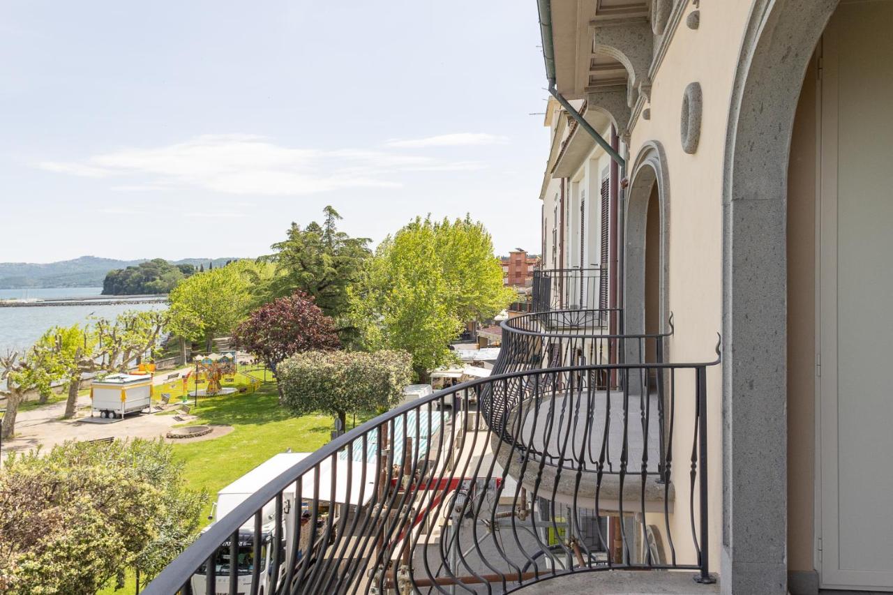 Casa Vacanze Maddalena - Palazzetto sul Lago - Diamante Blu - B&B