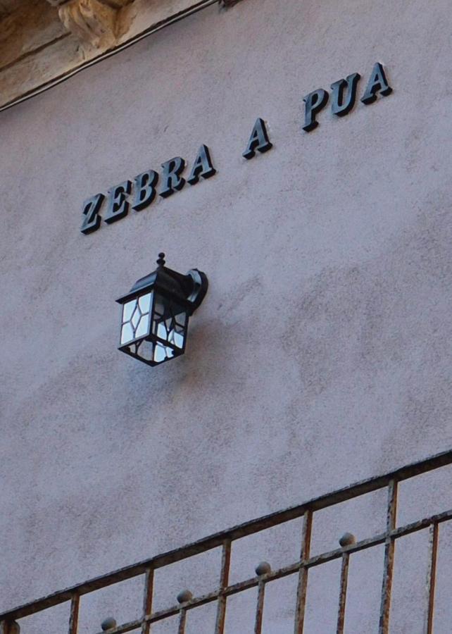 Zebra a Pua' Boutique Apartment - B&B