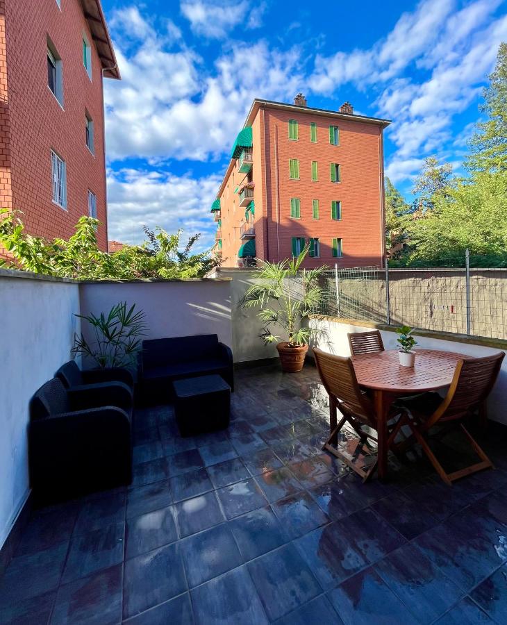 Home Cavour - Casalecchio - - B&B