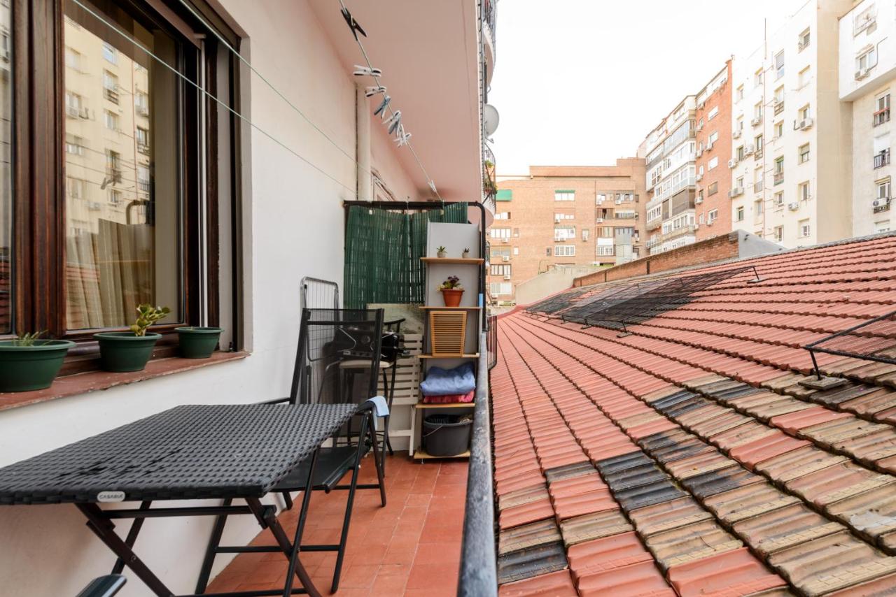 Modern Condo in Goya with Balcony - Retiro park - B&B Madrid
